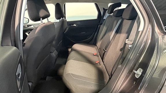 Peugeot 308 SW 6 of 16
