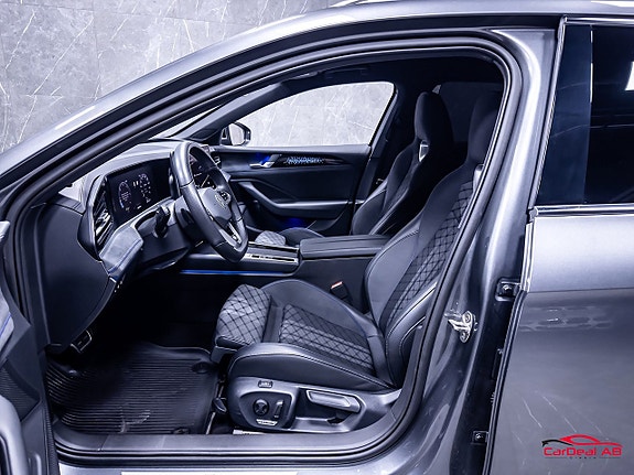 Volkswagen Passat 10 of 30