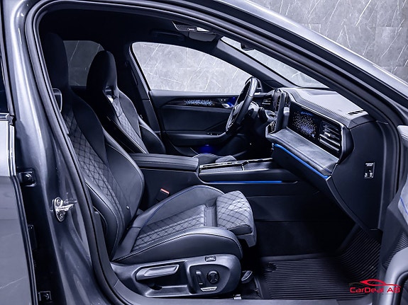 Volkswagen Passat 15 of 30