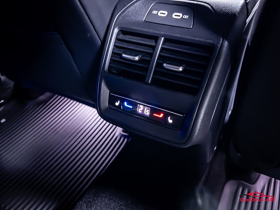 Volkswagen Passat 17 of 30