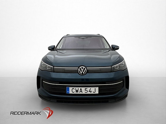 Volkswagen Tiguan 2 of 5