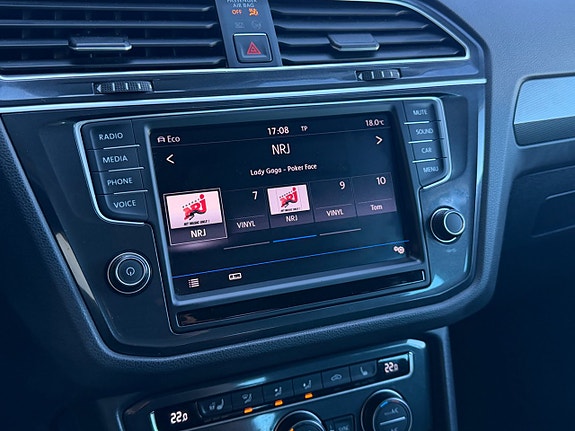 Volkswagen Tiguan 14 of 18