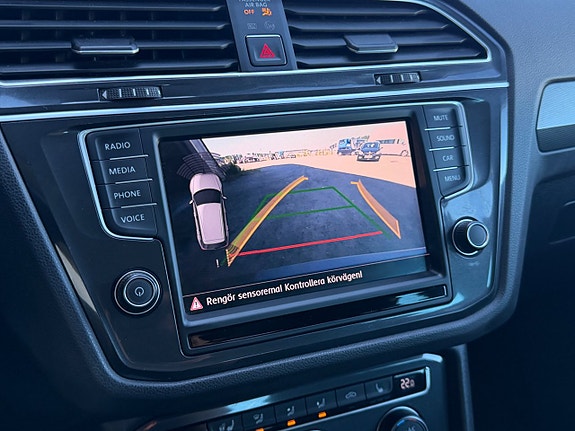 Volkswagen Tiguan 13 of 18