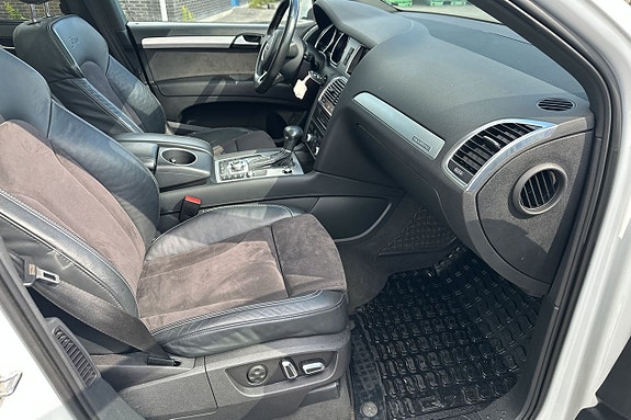Audi Q7 12 of 30