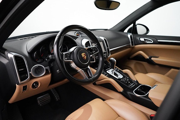 Porsche Cayenne S 6 of 25