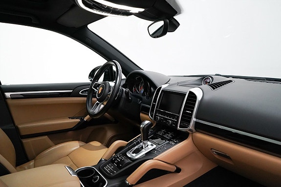 Porsche Cayenne S 16 of 25