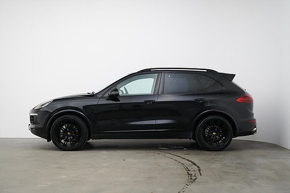 Porsche Cayenne S 3 of 5