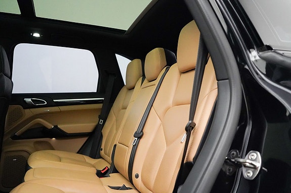 Porsche Cayenne S 8 of 25