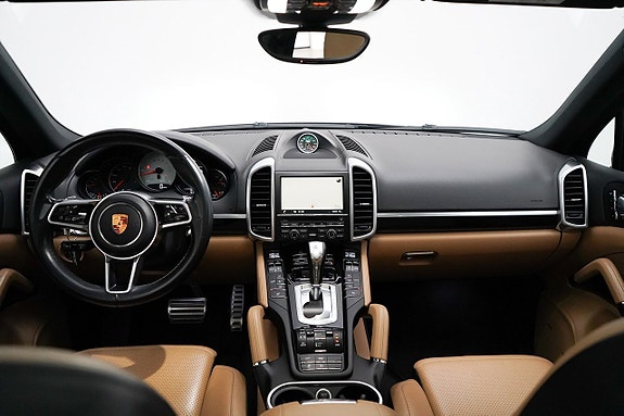Porsche Cayenne S 9 of 25