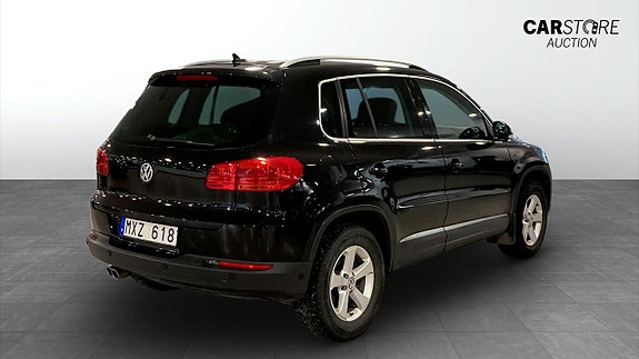 Volkswagen Tiguan 2 of 9