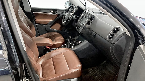 Volkswagen Tiguan 3 of 9