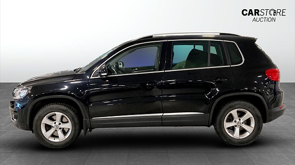 Volkswagen Tiguan 6 of 9