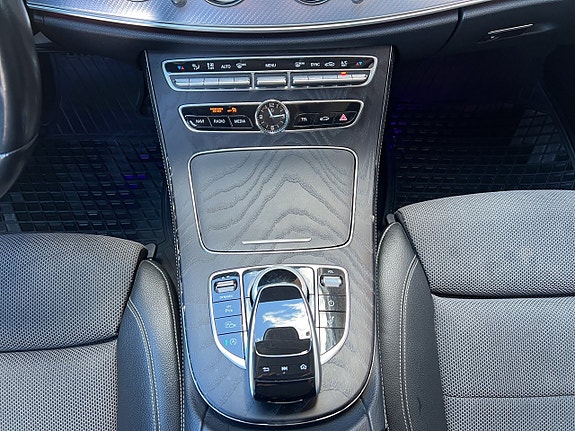 Mercedes-Benz E200 d 14 of 23