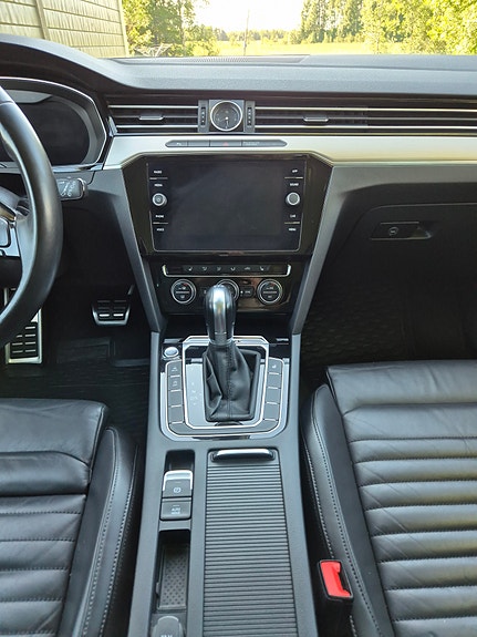 Volkswagen Passat Alltrack 7 of 13