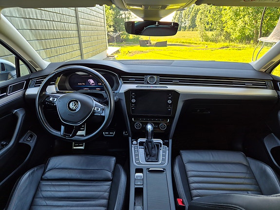 Volkswagen Passat Alltrack 6 of 13