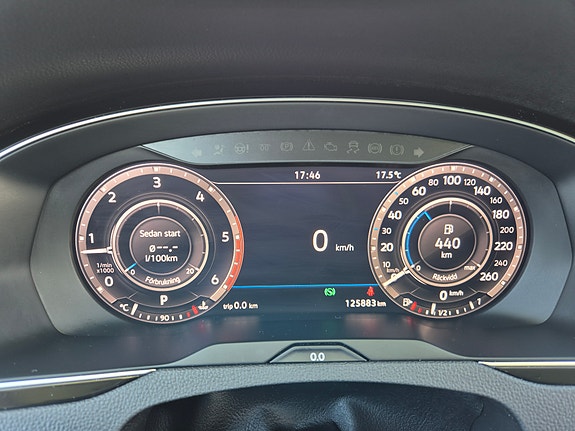 Volkswagen Passat Alltrack 11 of 13