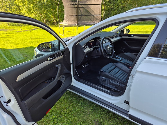 Volkswagen Passat Alltrack 8 of 13