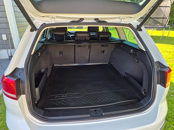 Volkswagen Passat Alltrack 10 of 13