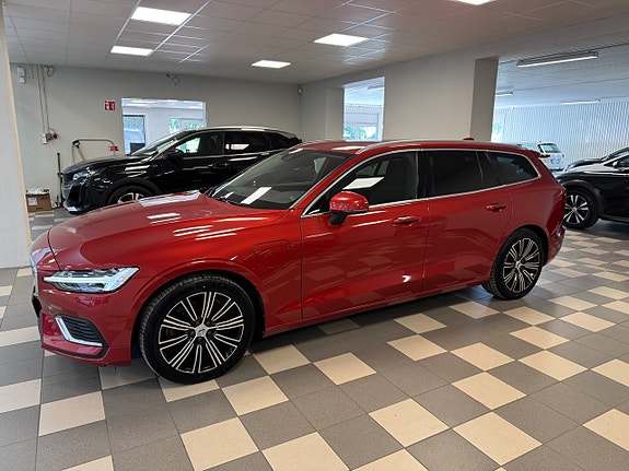 Volvo V60 2 of 5