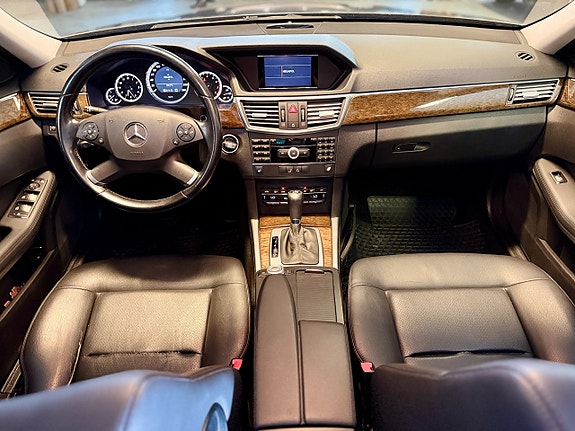 Mercedes-Benz E200 6 of 12