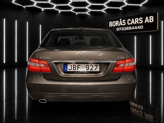 Mercedes-Benz E200 3 of 12