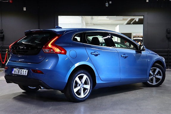 Volvo V40 4 of 5