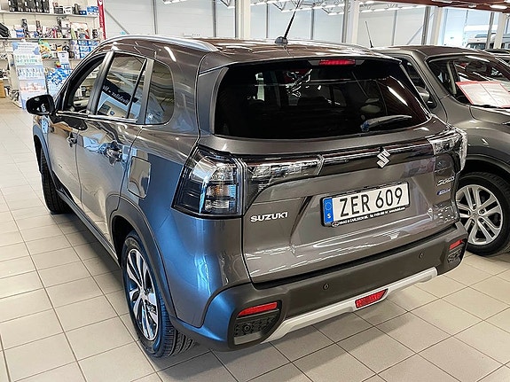 Suzuki S-Cross 2 of 5