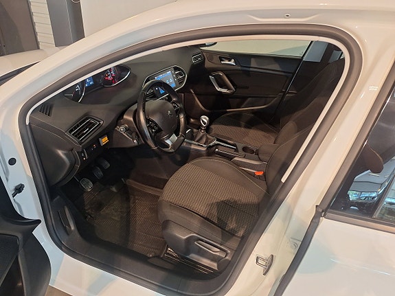 Peugeot 308 SW 5 of 12