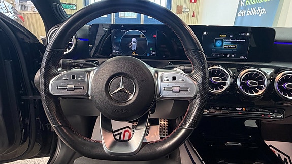 Mercedes-Benz A180 10 of 19