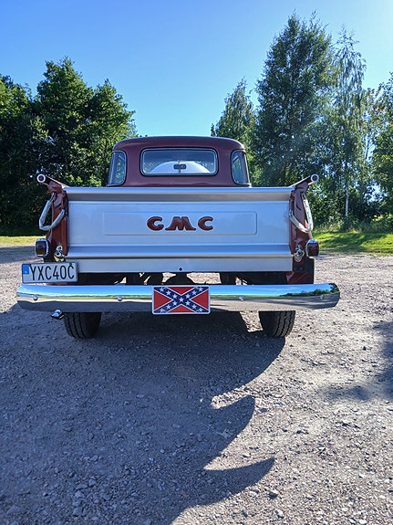 GMC 100 Stepside 3 of 5