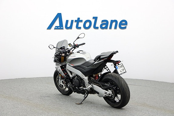 Aprilia Tuono V4 1100 *MIVV Titanium helsystem, Quickshifter, Öhlins 3 of 5