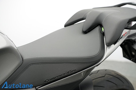 Aprilia Tuono V4 1100 *MIVV Titanium helsystem, Quickshifter 16 of 29