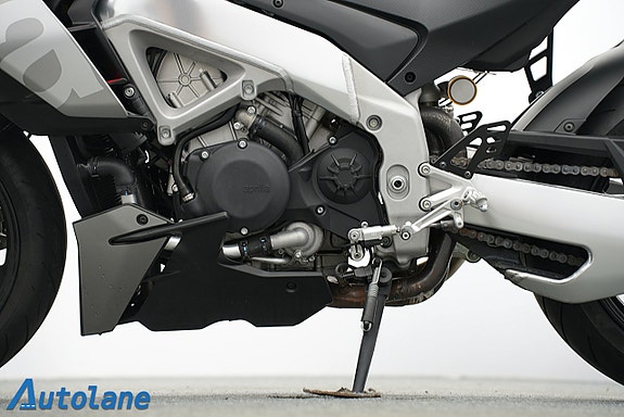 Aprilia Tuono V4 1100 *MIVV Titanium helsystem, Quickshifter 14 of 29
