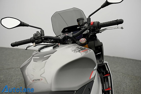 Aprilia Tuono V4 1100 *MIVV Titanium helsystem, Quickshifter 19 of 29