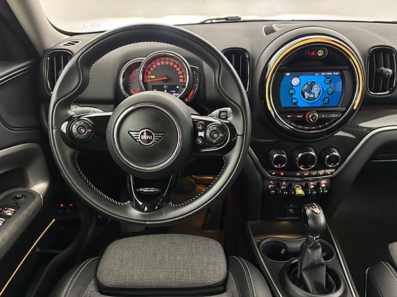 MINI Countryman Cooper SE 16 of 23