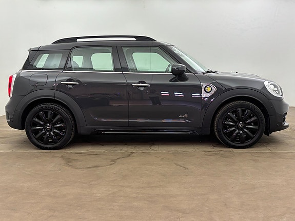 MINI Countryman Cooper SE 7 of 23