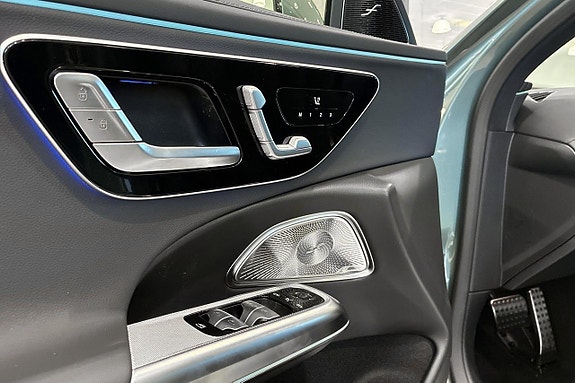 Mercedes-Benz E400 e 13 of 18