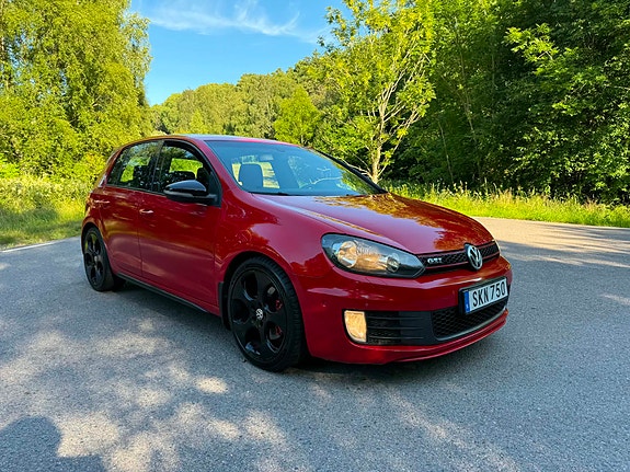 Volkswagen Golf VI 2 of 5