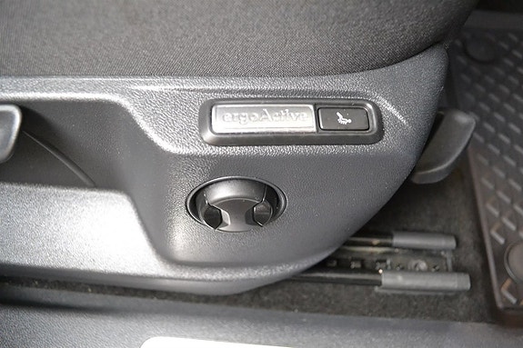 Volkswagen Tiguan 5 of 5