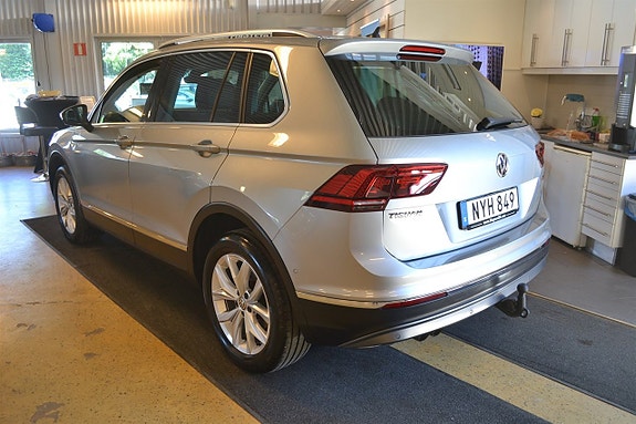 Volkswagen Tiguan 3 of 5
