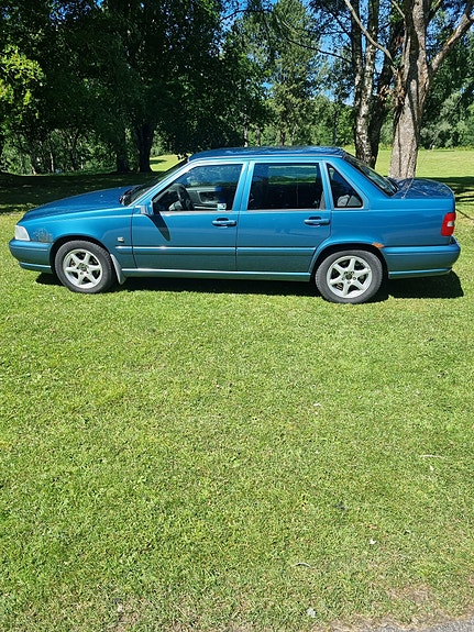 Volvo S70 4 of 5