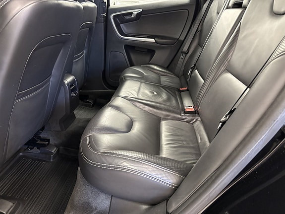 Volvo XC60 6 of 12