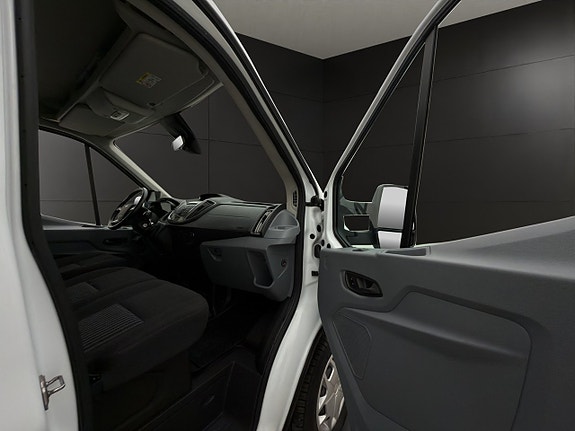 Ford Transit 28 of 30