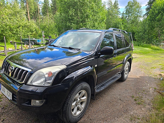Toyota Land Cruiser 2 of 5