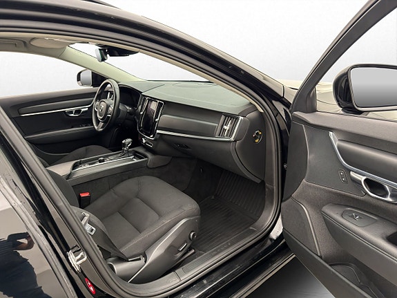 Volvo V90 23 of 29