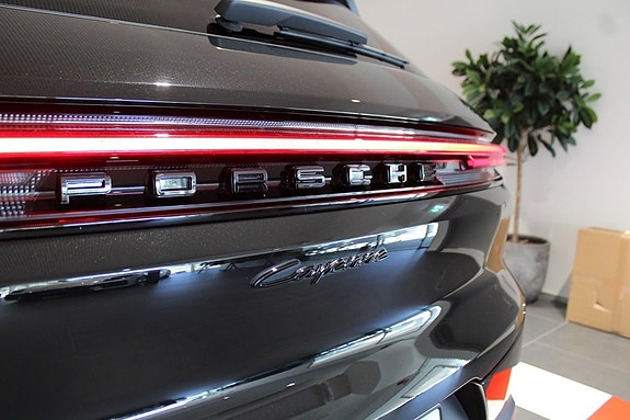 Porsche Cayenne 7 of 27
