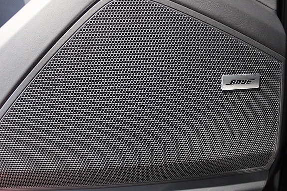 Porsche Cayenne 18 of 27