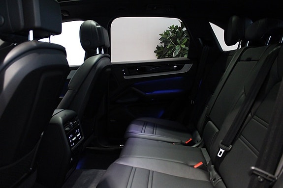 Porsche Cayenne 25 of 27