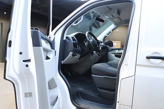 Volkswagen Transporter 14 of 20