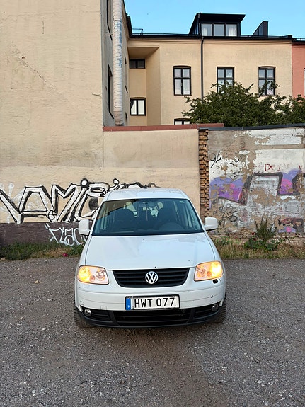 Volkswagen Caddy Maxi 2 of 10